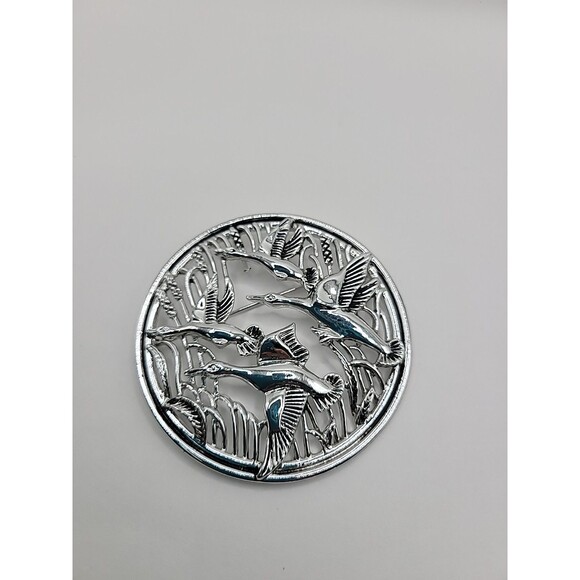 Vintage Sarah Coventry Brooch Pin Round Ducks Birds Fowl Silver Tone - Picture 13 of 13